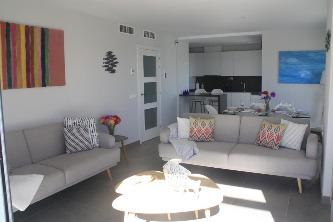 Sunny Penthouse Beach Apartment With Panoramic Views อัลมูเญการ์ ภายนอก รูปภาพ