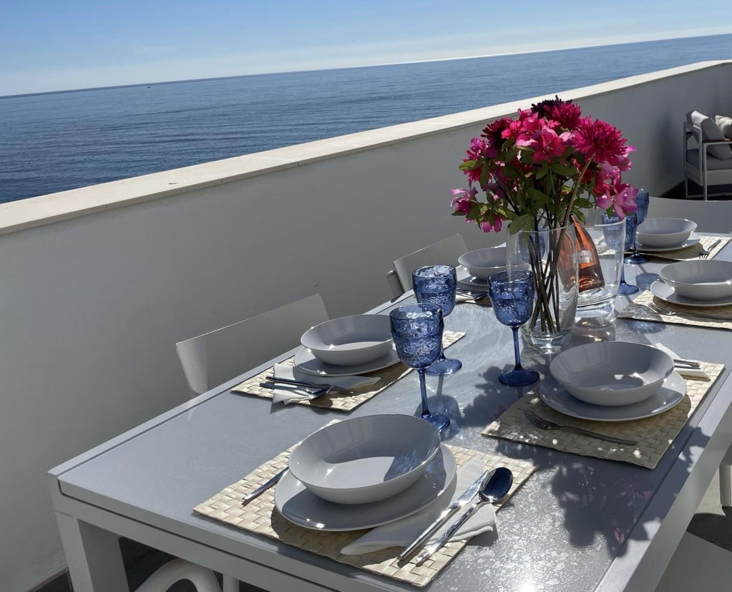 Sunny Penthouse Beach Apartment With Panoramic Views อัลมูเญการ์ ภายนอก รูปภาพ